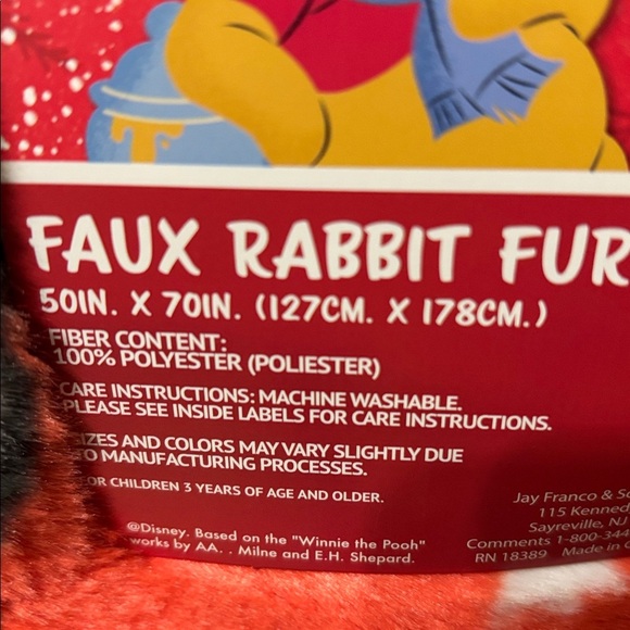 NWT Disney SANTA Winnie the Pooh FESTIVE RED FAUX RABBIT FUR CHRISTMAS THROW - Picture 3 of 9